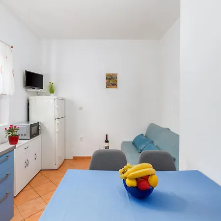 Apartment By The Sea - 6957 Fazana