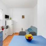 Apartamento By The Sea - 6957 Fažana